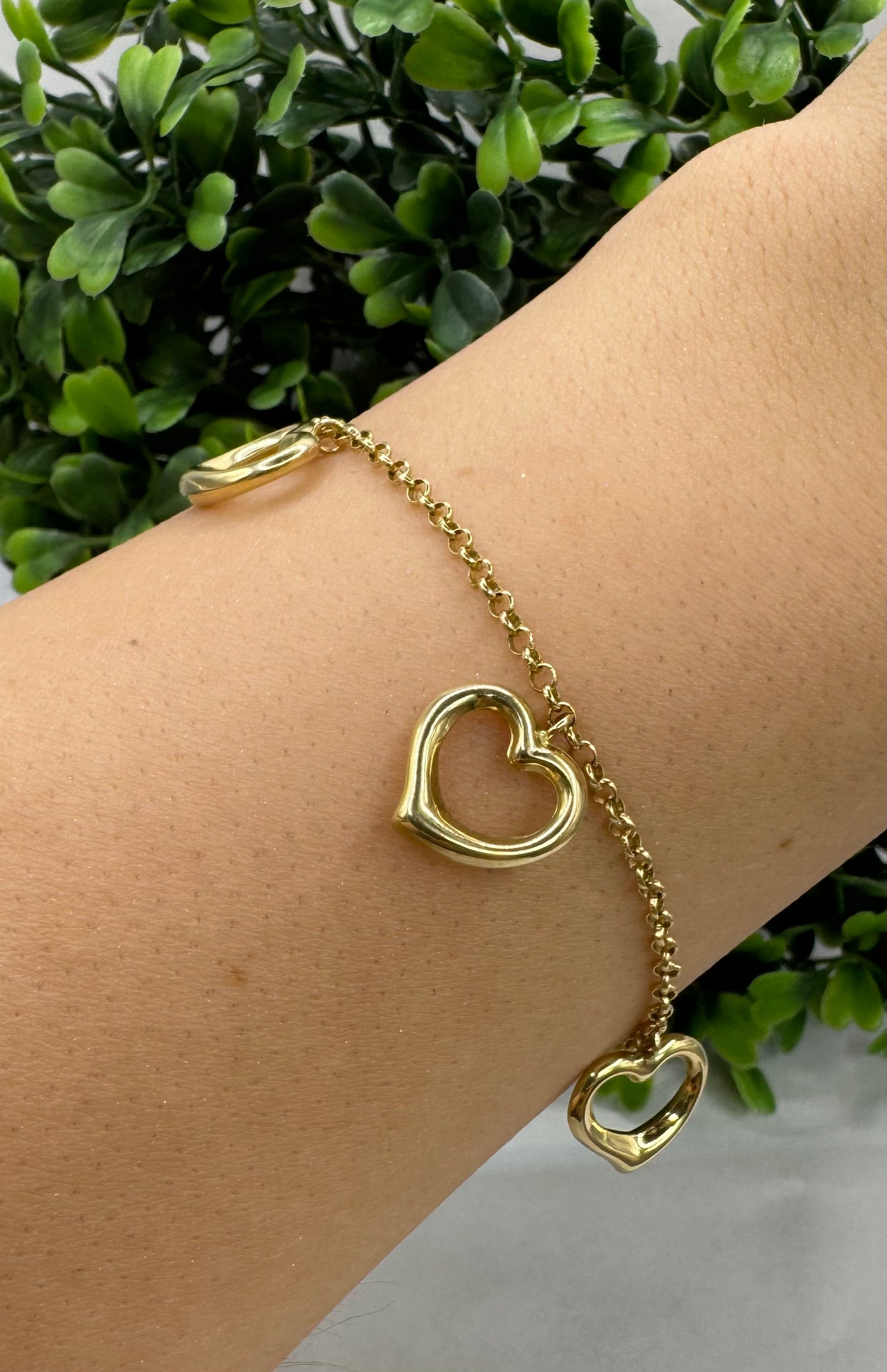 Pulsera de corazones.